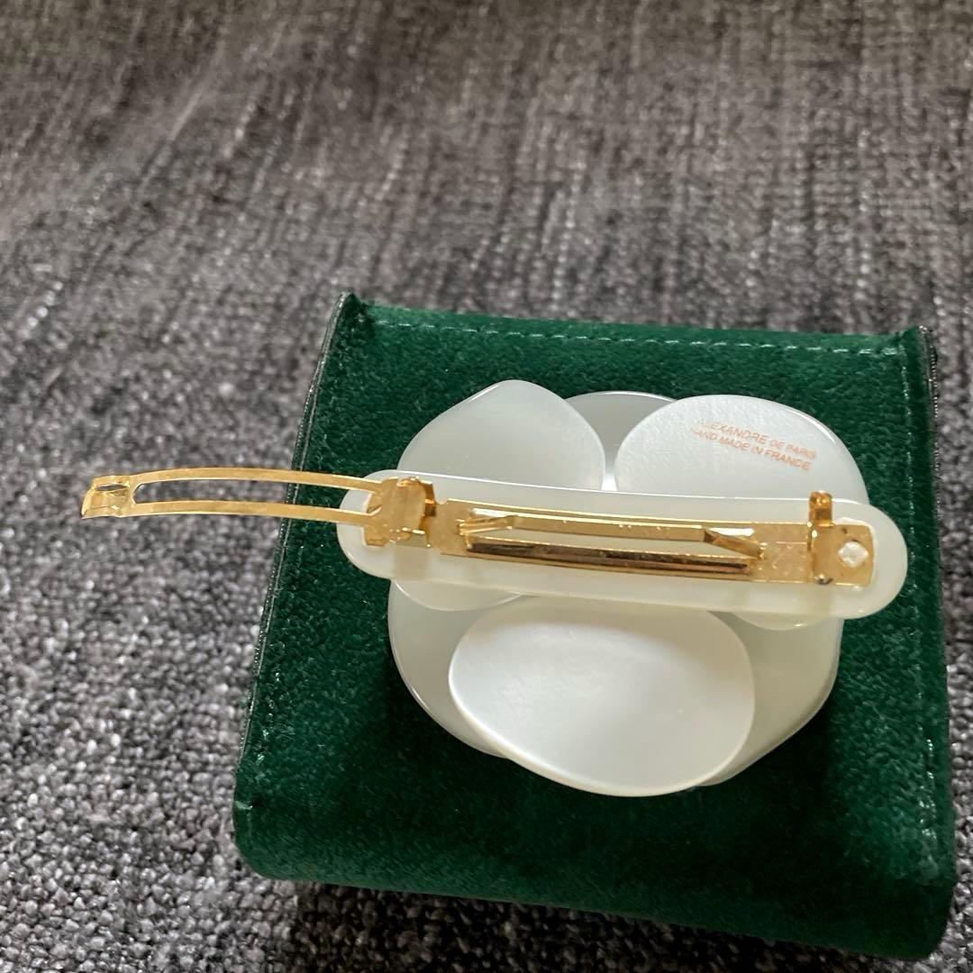 ゆき美品 フランス製 アレクサンドルドゥパリ ホワイト カメリアバレッタ
