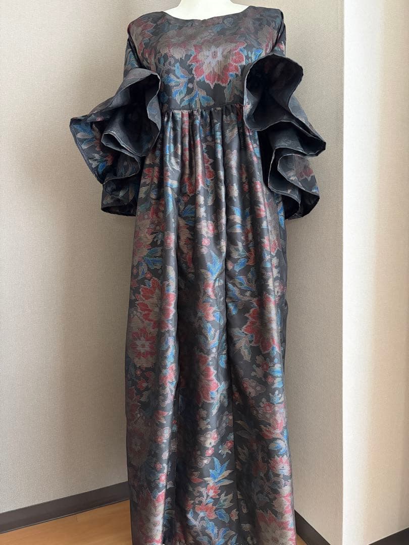 ★着物リメイク★　大島紬　フリル袖のゆったりワンピ　可憐な花柄