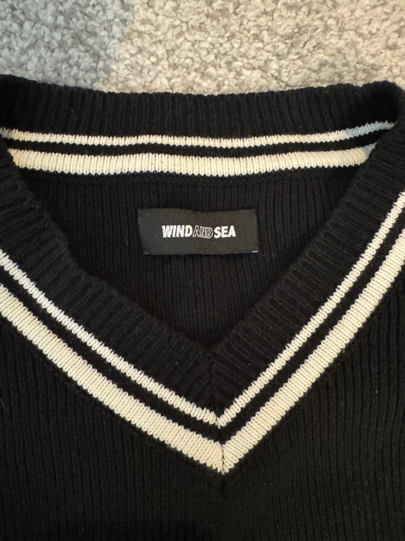 WIND AND SEA ブラック Vネックセーター