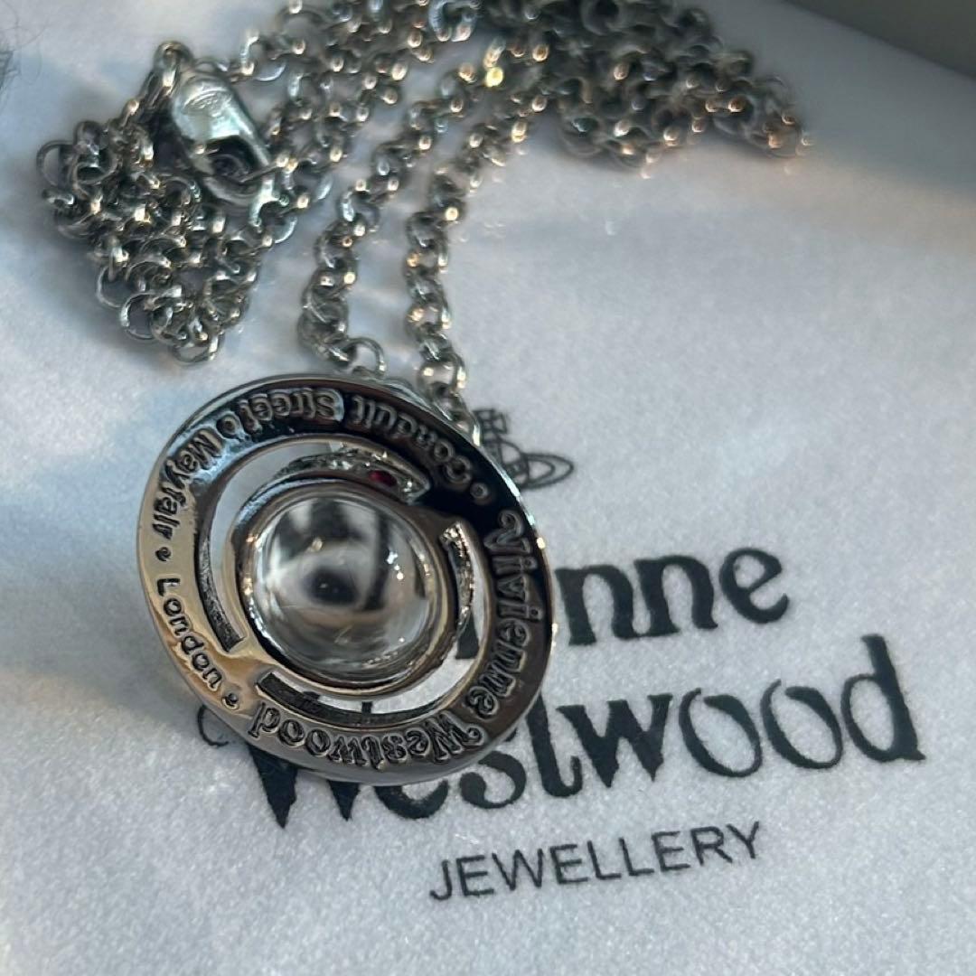 Vivienne Westwood ヴィヴィアン オーブネックレス