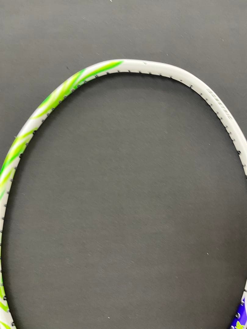 4ug6 アストロクス100ZVA 新品　ヨネックス　バドミントン