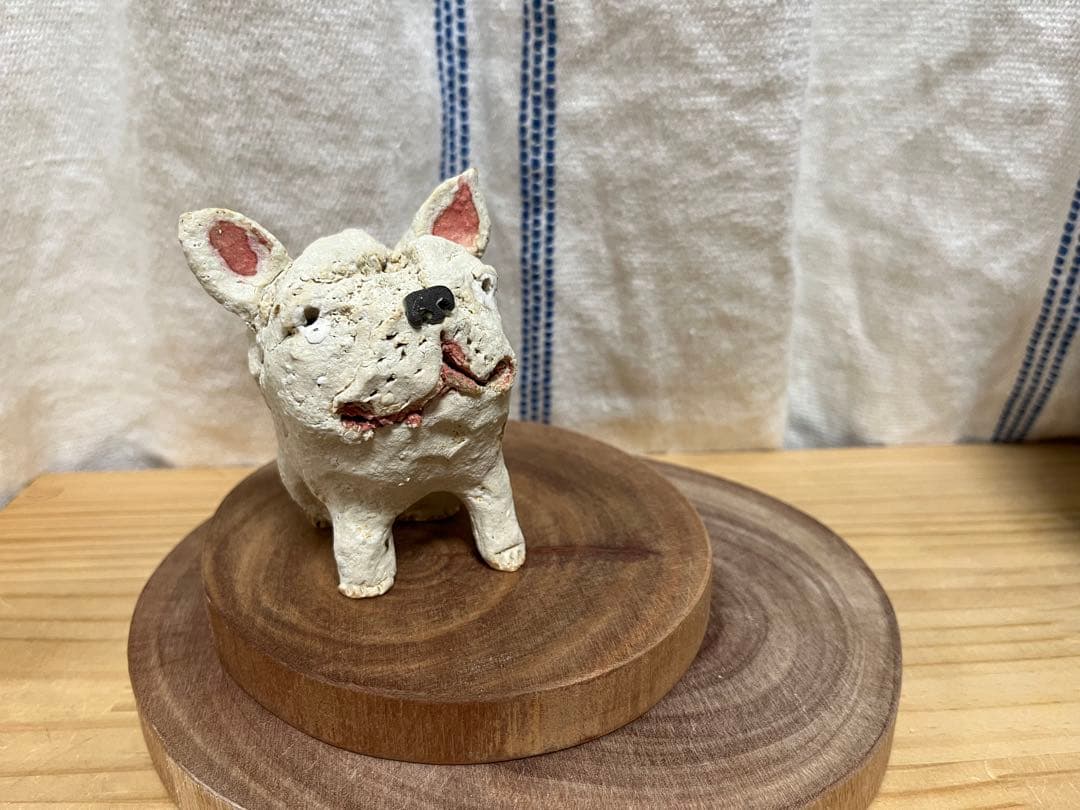 前川幸市　犬　フレンチブルドッグ　置物　陶芸　作家　ボストンテリア　白い犬