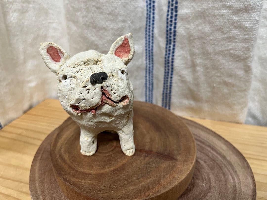 前川幸市　犬　フレンチブルドッグ　置物　陶芸　作家　ボストンテリア　白い犬