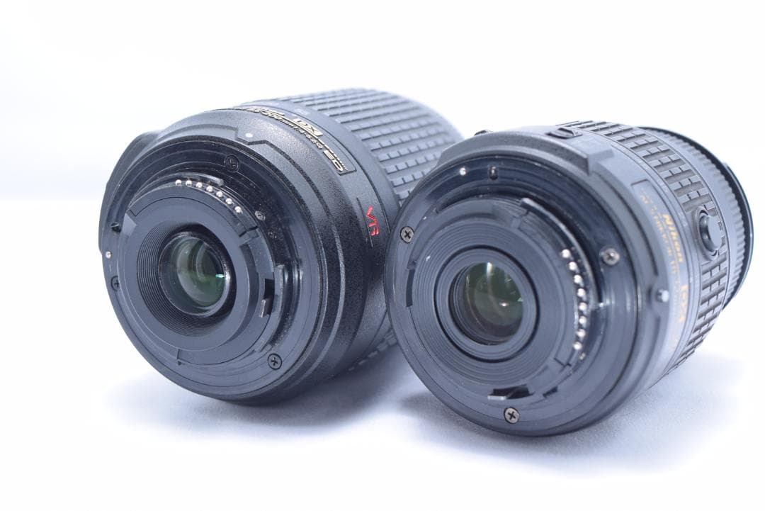 ①Nikon D3100 Wレンズセット（手振れ補正付き） シャッター数少