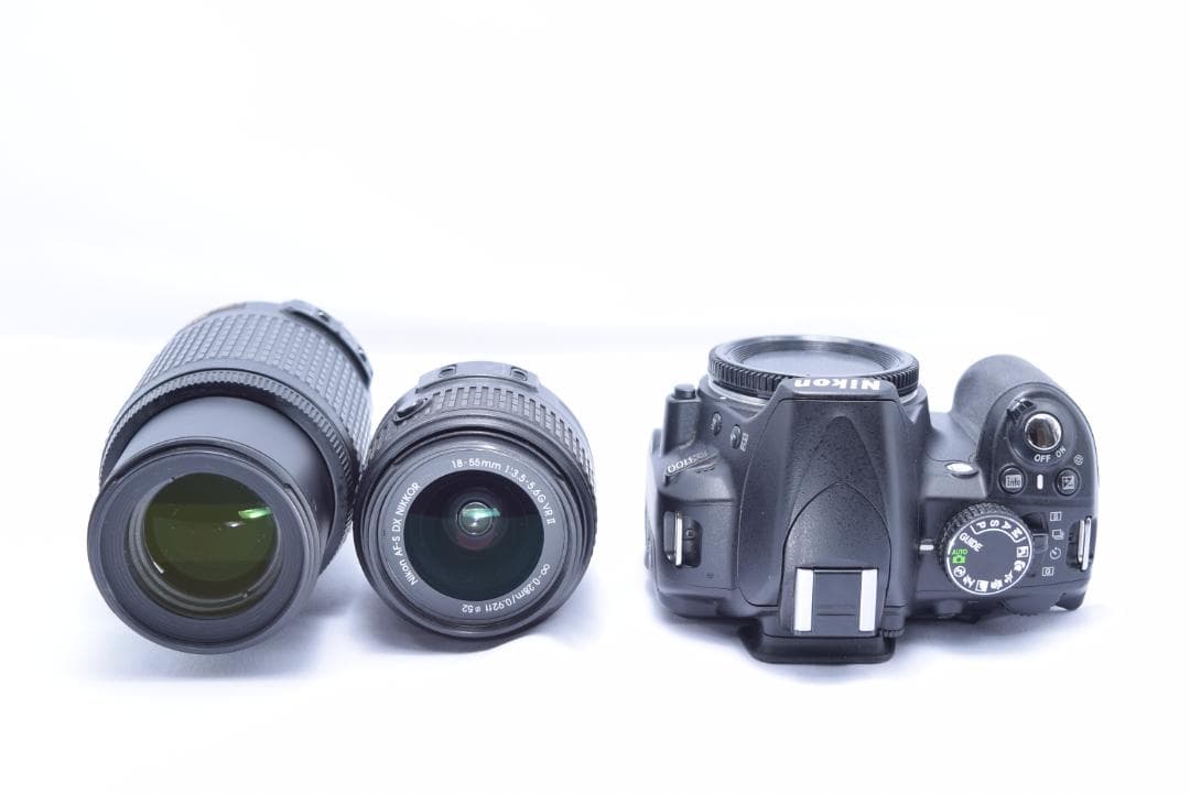 ①Nikon D3100 Wレンズセット（手振れ補正付き） シャッター数少