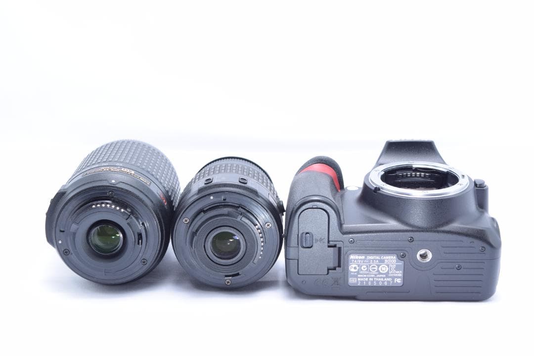 ①Nikon D3100 Wレンズセット（手振れ補正付き） シャッター数少