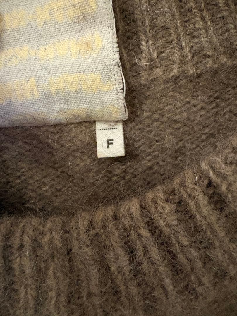 ミンナノ×ディガウェル エコカシミヤセーター