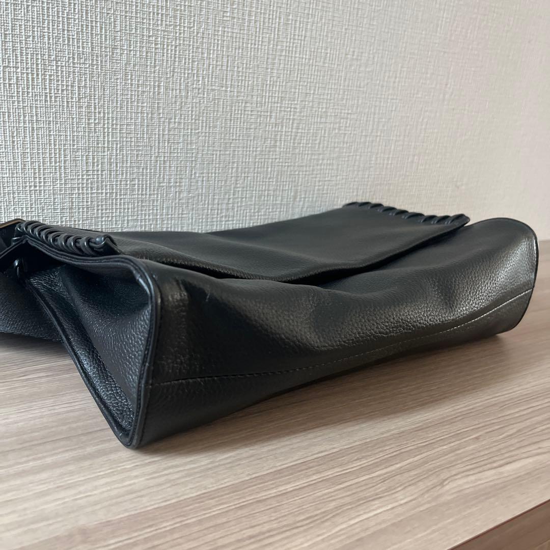 ear PAPILLONNER 黒 レザー ショルダーバッグ 編み込みデザイン