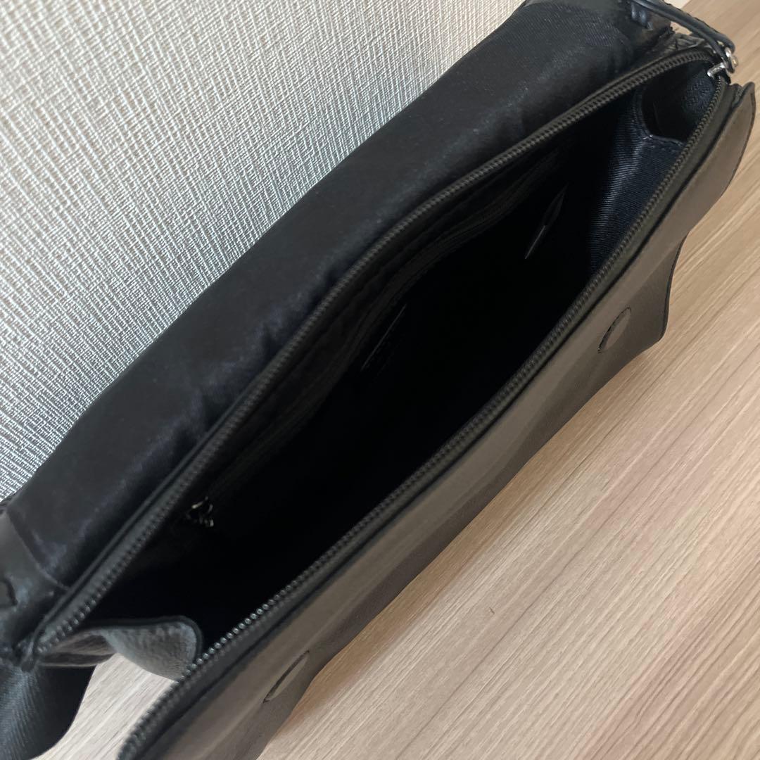 ear PAPILLONNER 黒 レザー ショルダーバッグ 編み込みデザイン