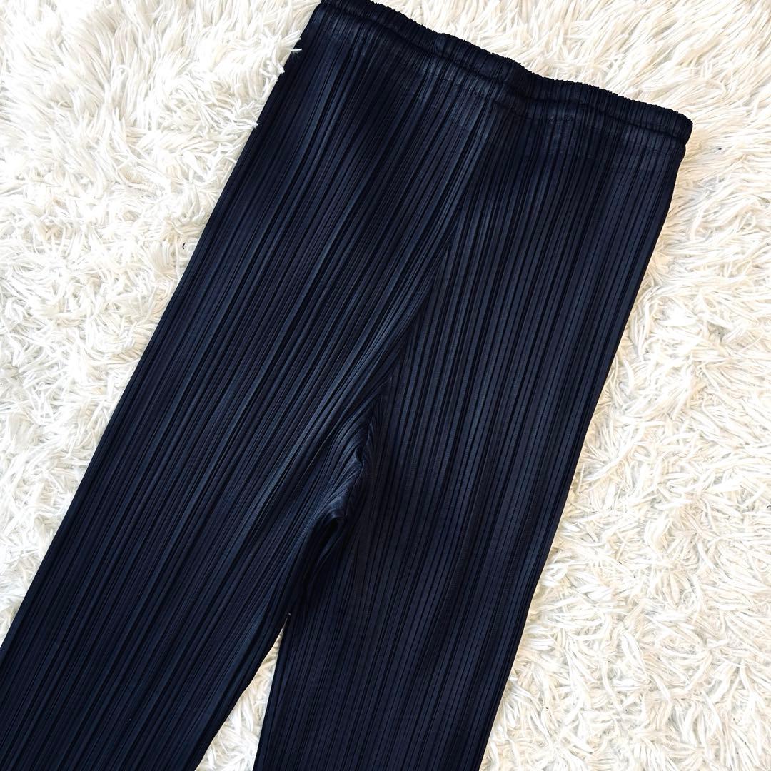 プリーツプリーズ PLEATS PLEASE イッセイミヤケ パンツ ネイビー