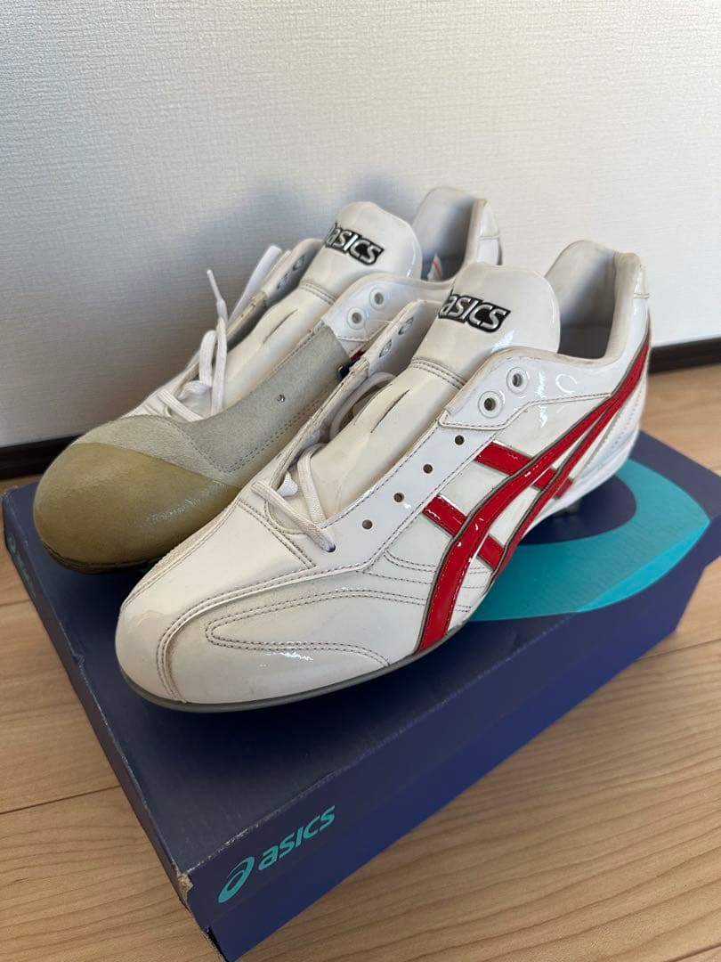 【新品未使用】asics スパイク　28.5cm