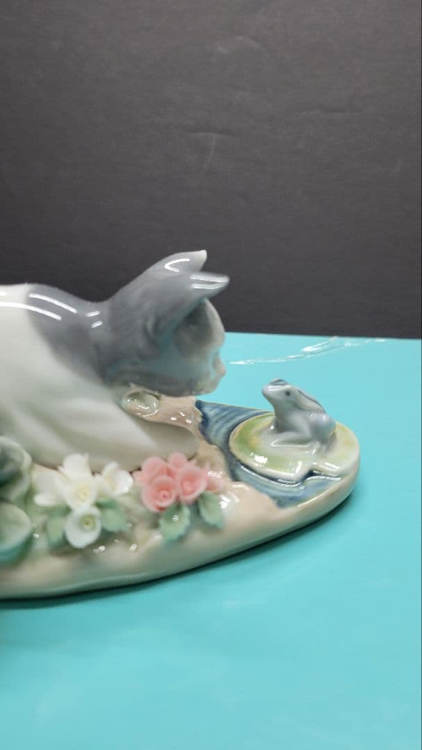 リヤドロ LLADRO にらめっこ にらみあい 猫とカエル 陶器 置物 廃盤