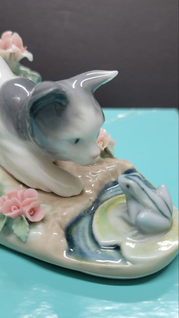 リヤドロ LLADRO にらめっこ にらみあい 猫とカエル 陶器 置物 廃盤