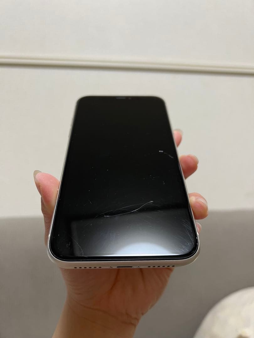 Apple iPhone 11 ホワイト 本体 SiMフリー