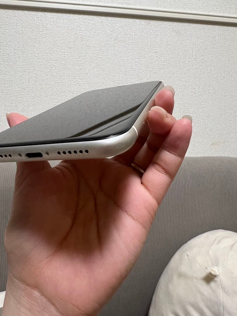 Apple iPhone 11 ホワイト 本体 SiMフリー