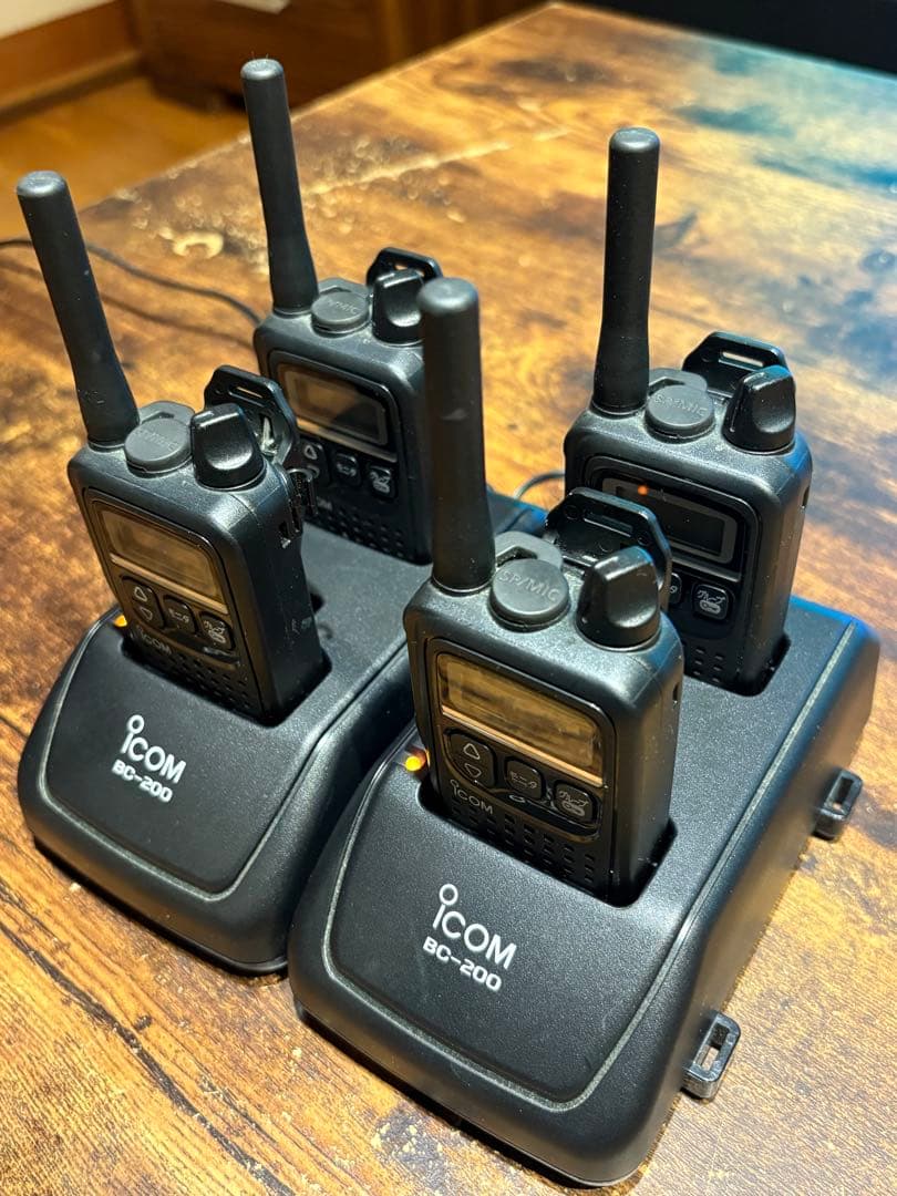 アイコム トランシーバー IC-4300 ＋充電器・インカム付き 4台セット