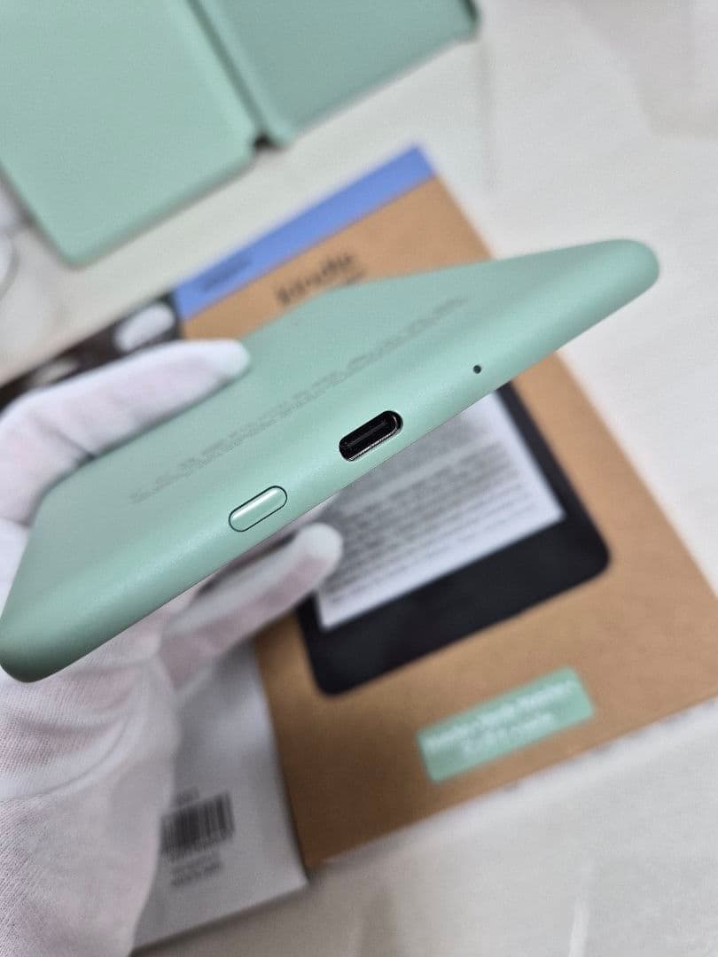 【美品】Kindle 2024年発売 第11世代 16GB 本体 純正カバー付き