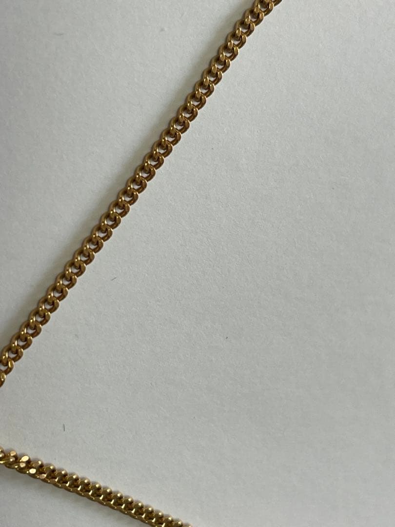 18金ゴールド製のペンダントネックレス 箱付き中古良品