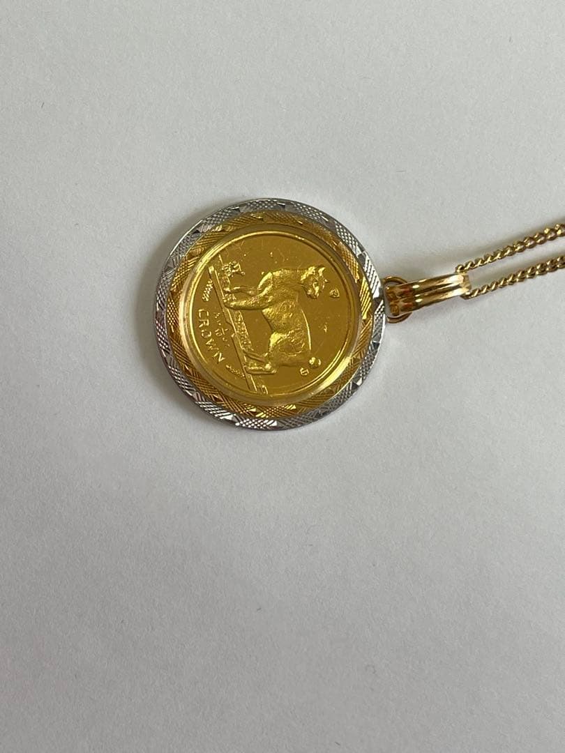 18金ゴールド製のペンダントネックレス 箱付き中古良品