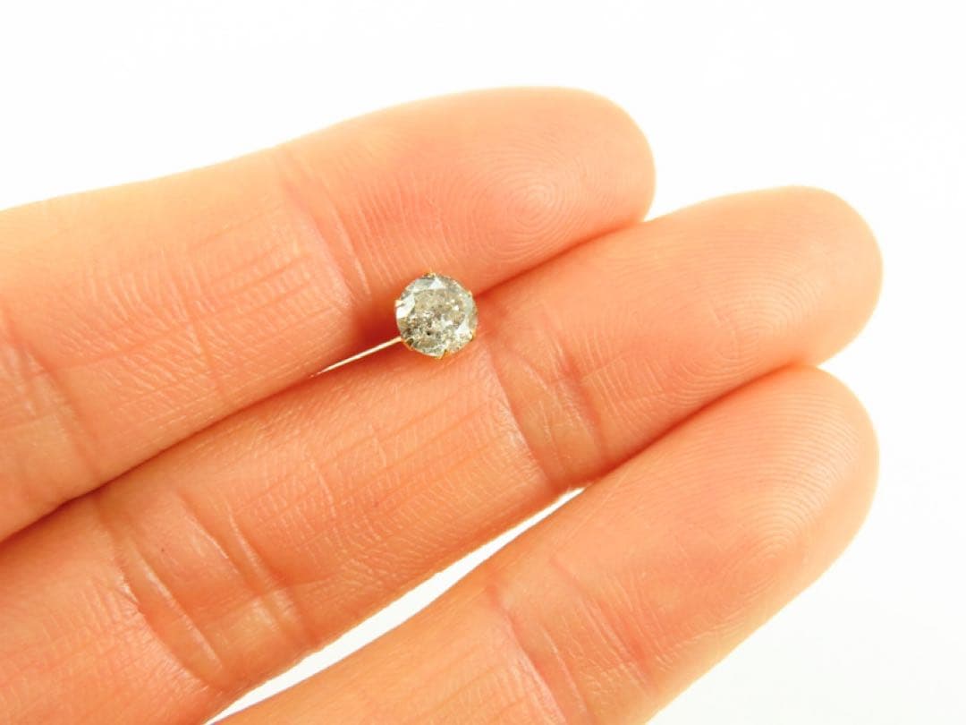 b*s様 K18YG ブラウンダイヤモンド0.55ct 片耳ピアス　一粒ピアス