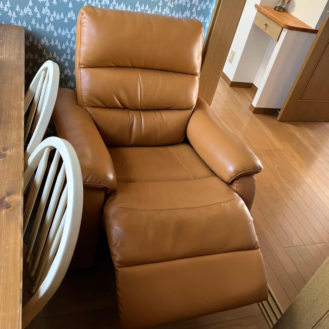 ニトリ　電動レザー リクライニングチェア　ビリーバー