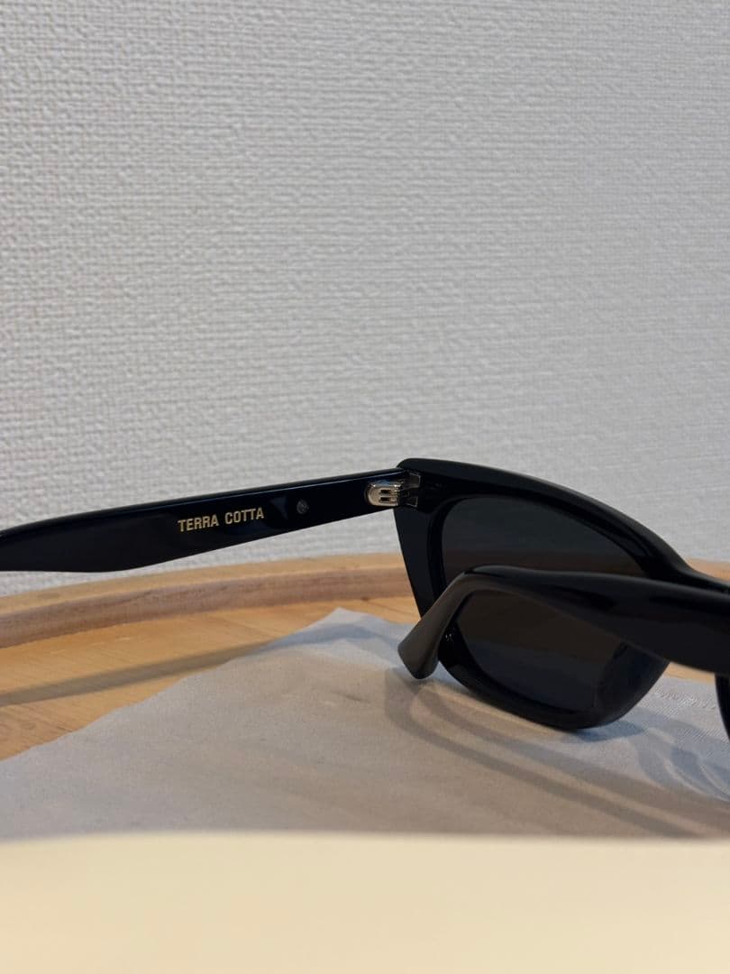 GENTLE MONSTER ブラック キャットアイ サングラス