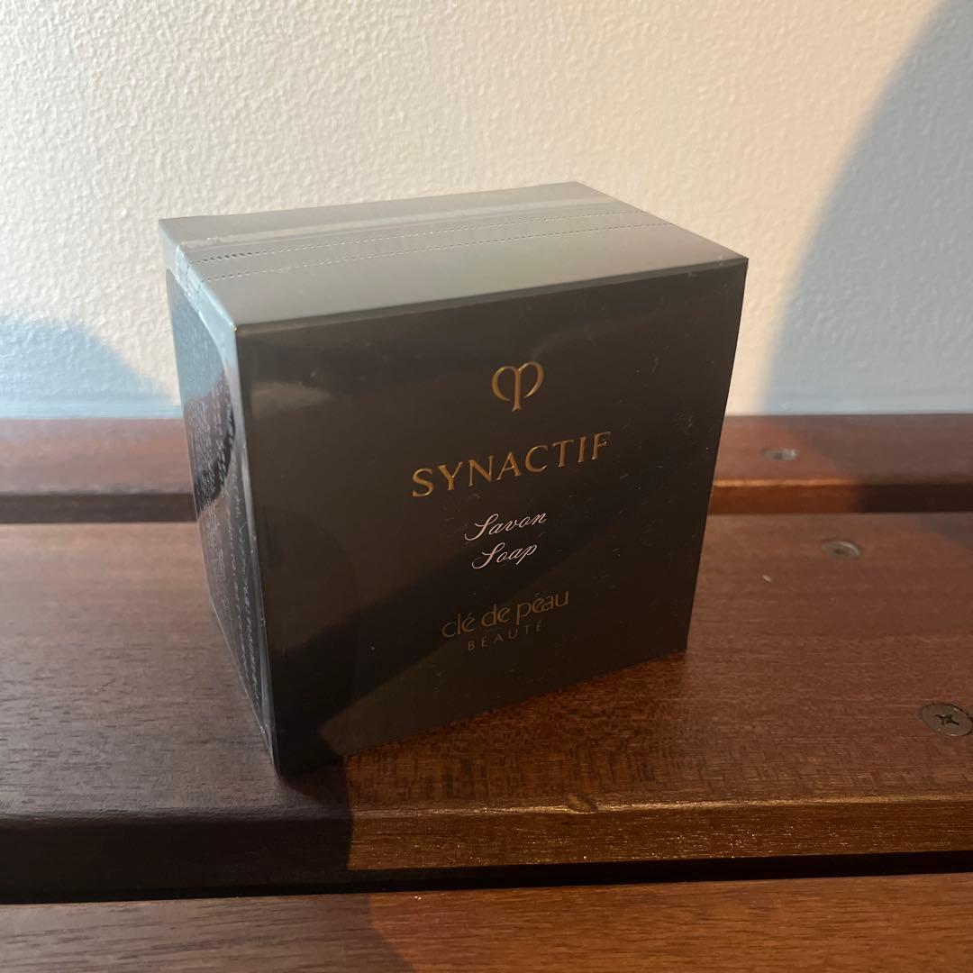 kーk クレドポーボーテ　シナクティフサボンn ケース付き