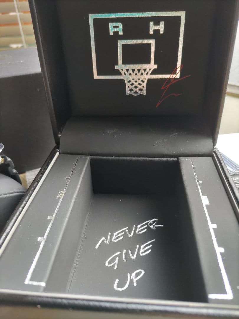 う*C様 g-shock GBM-2100RH-1ADR 八村塁モデル第４弾