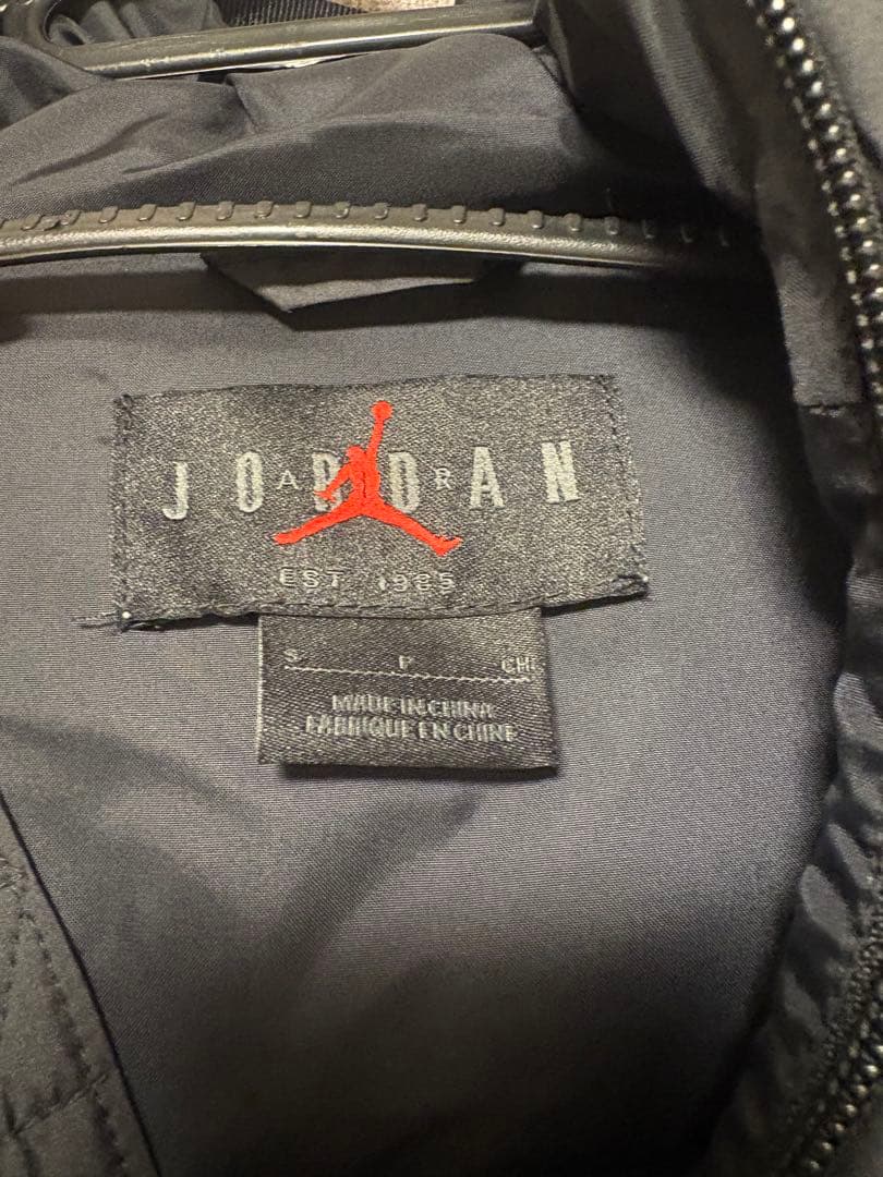 Jordan 黒 ダウンジャケット フード付き