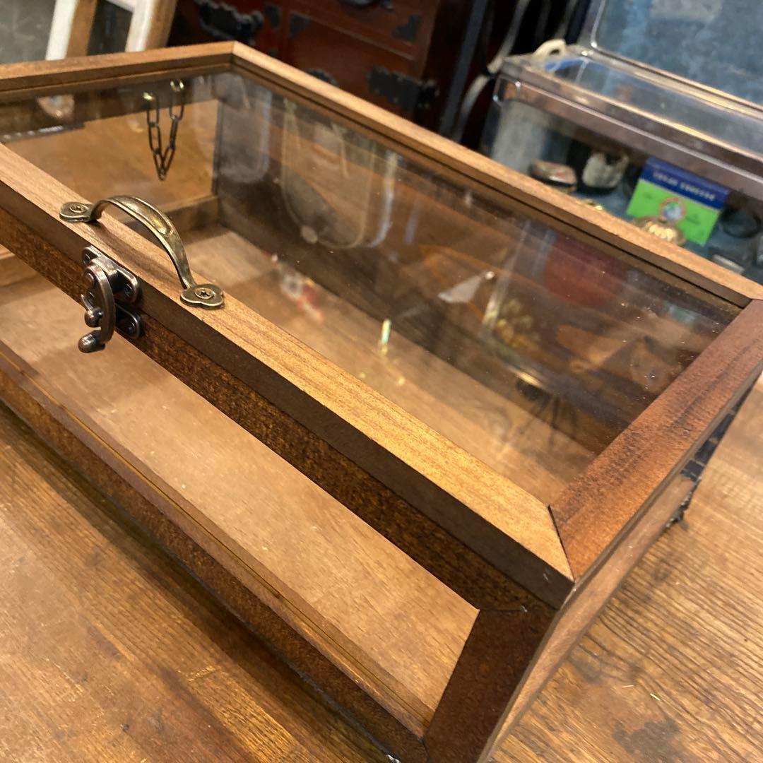 4面木製ガラスケース