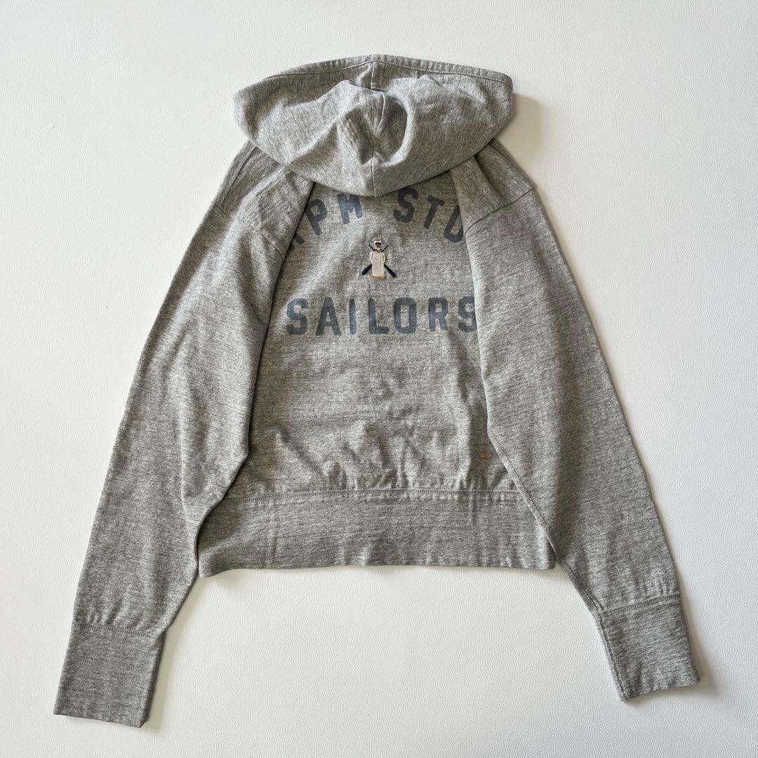 ▼45RPM 葉山ものがたり でこぼこ天竺モントックンプリントの908フーディ