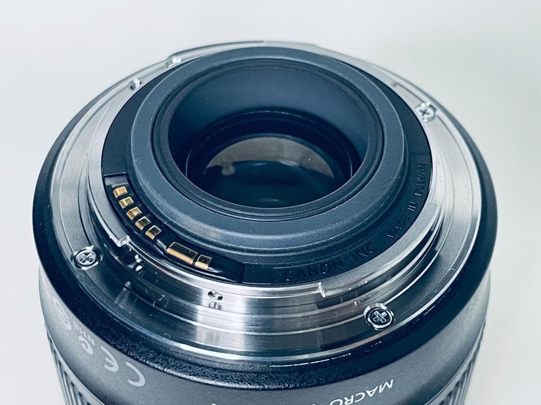 美品✨Canon キヤノン EF-S 18-135mm F3.5-5.6 IS