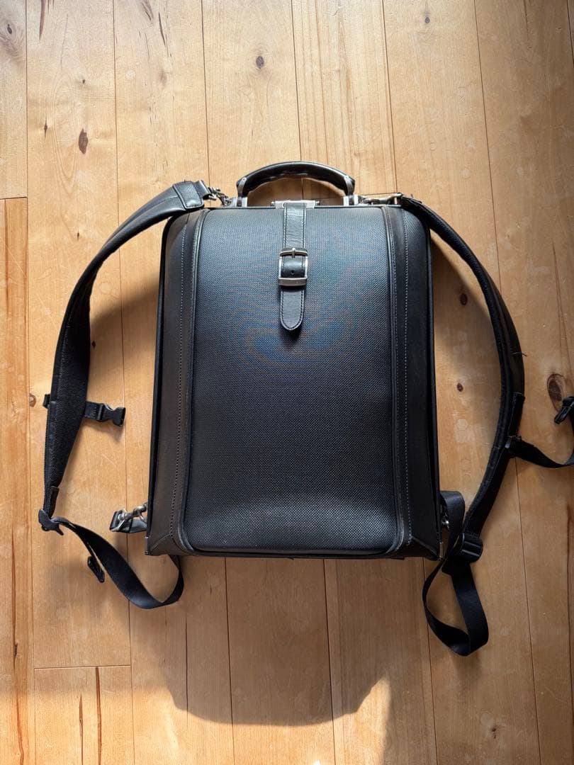 ビジネスバッグ　ブラック　ダレス　豊岡鞄