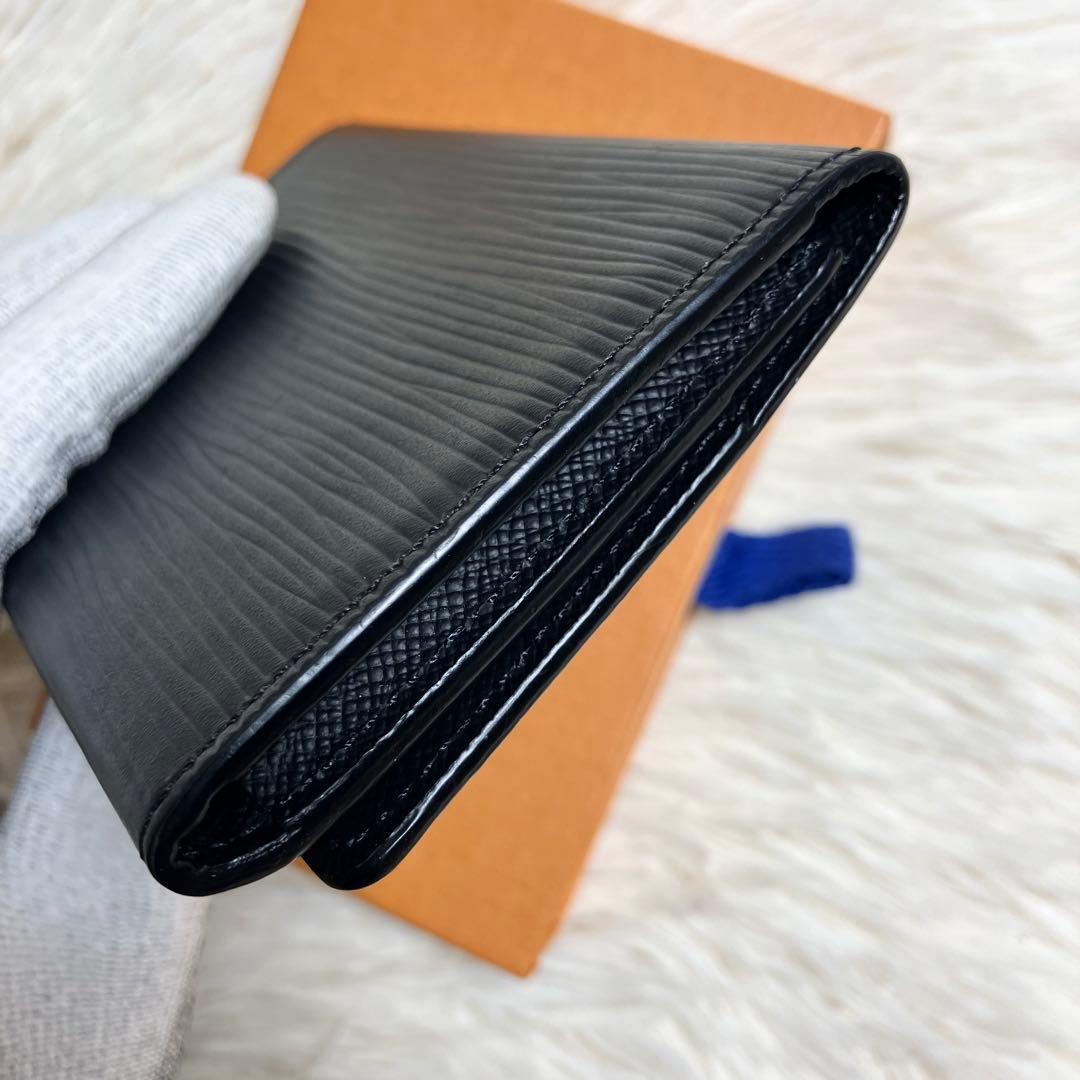 【未使用級】ルイ・ヴィトン 名刺入れ エピ アンヴェロップ カルトドゥヴィジット