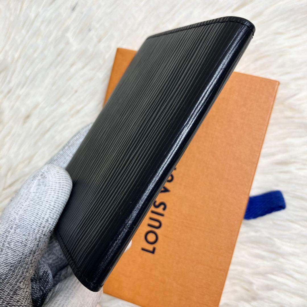 【未使用級】ルイ・ヴィトン 名刺入れ エピ アンヴェロップ カルトドゥヴィジット