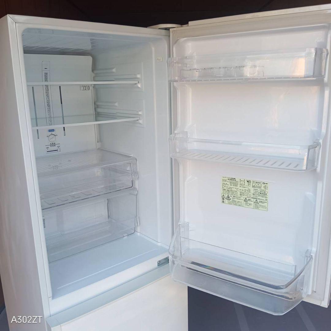 C072 送料設置無料　SHARP　人気モデル　大型冷蔵庫　271L