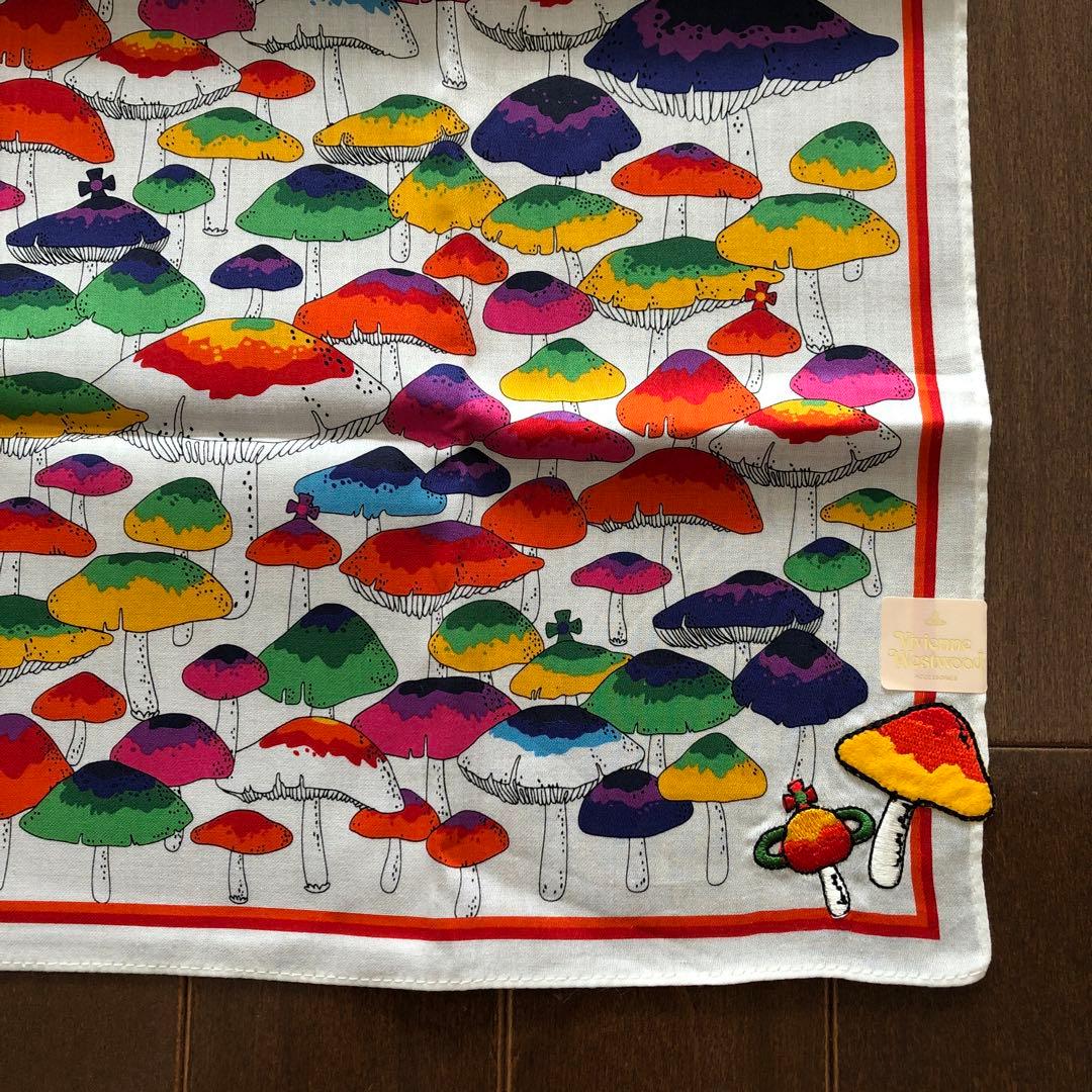 未使用　Vivienne Westwood ハンカチ　きのこ　総柄　キノコ
