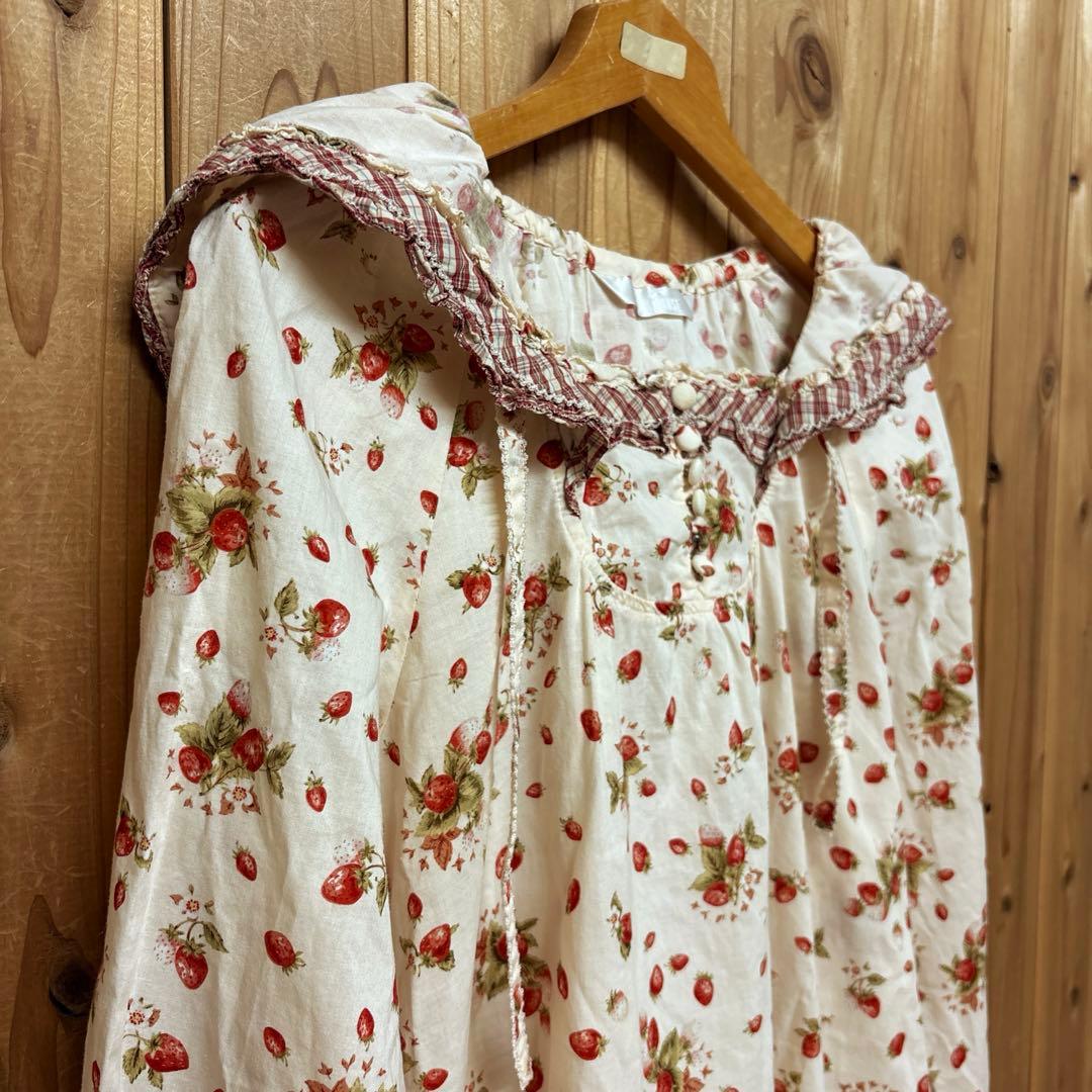 PINKHOUSE ピンクハウス　長袖ローンチュニック　フード付き　いちご柄