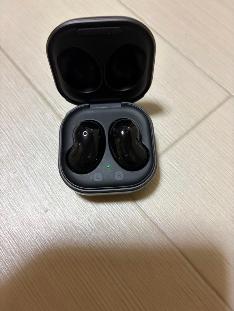 Buds Live ワイヤレスイヤホン ブラック