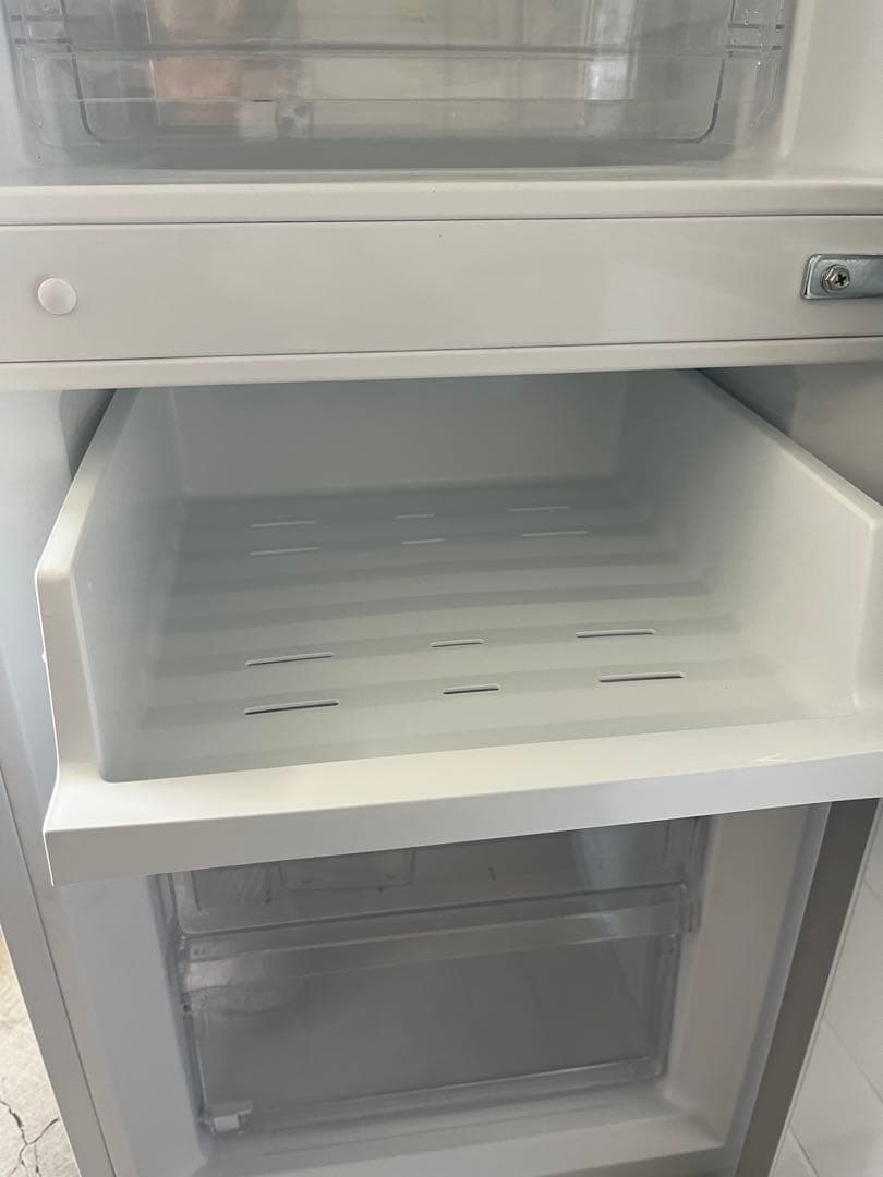 Comfee　冷凍冷蔵庫　174L　RCB169WH1JP　2024年製T