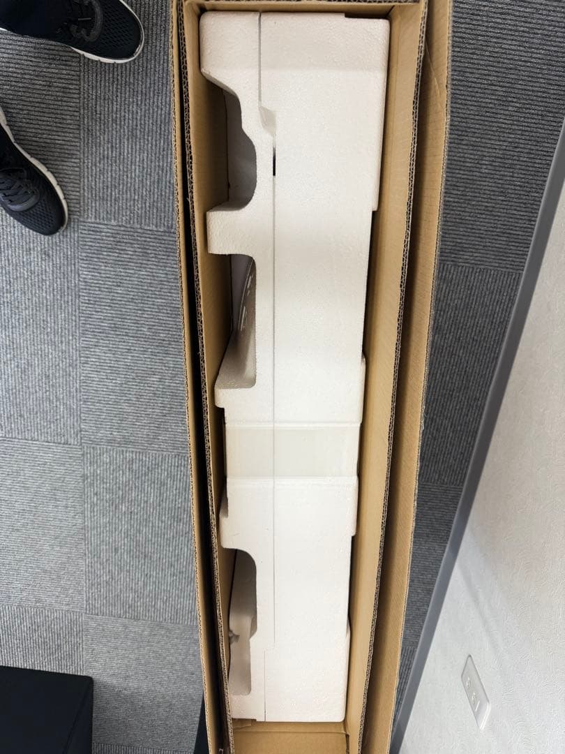 未使用新品MSI G322CQPゲーミングモニター　31.5インチ湾曲1000R