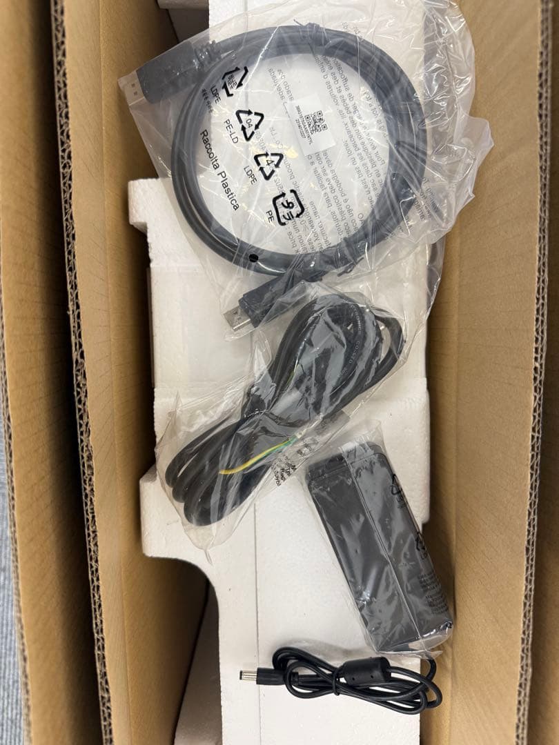 未使用新品MSI G322CQPゲーミングモニター　31.5インチ湾曲1000R