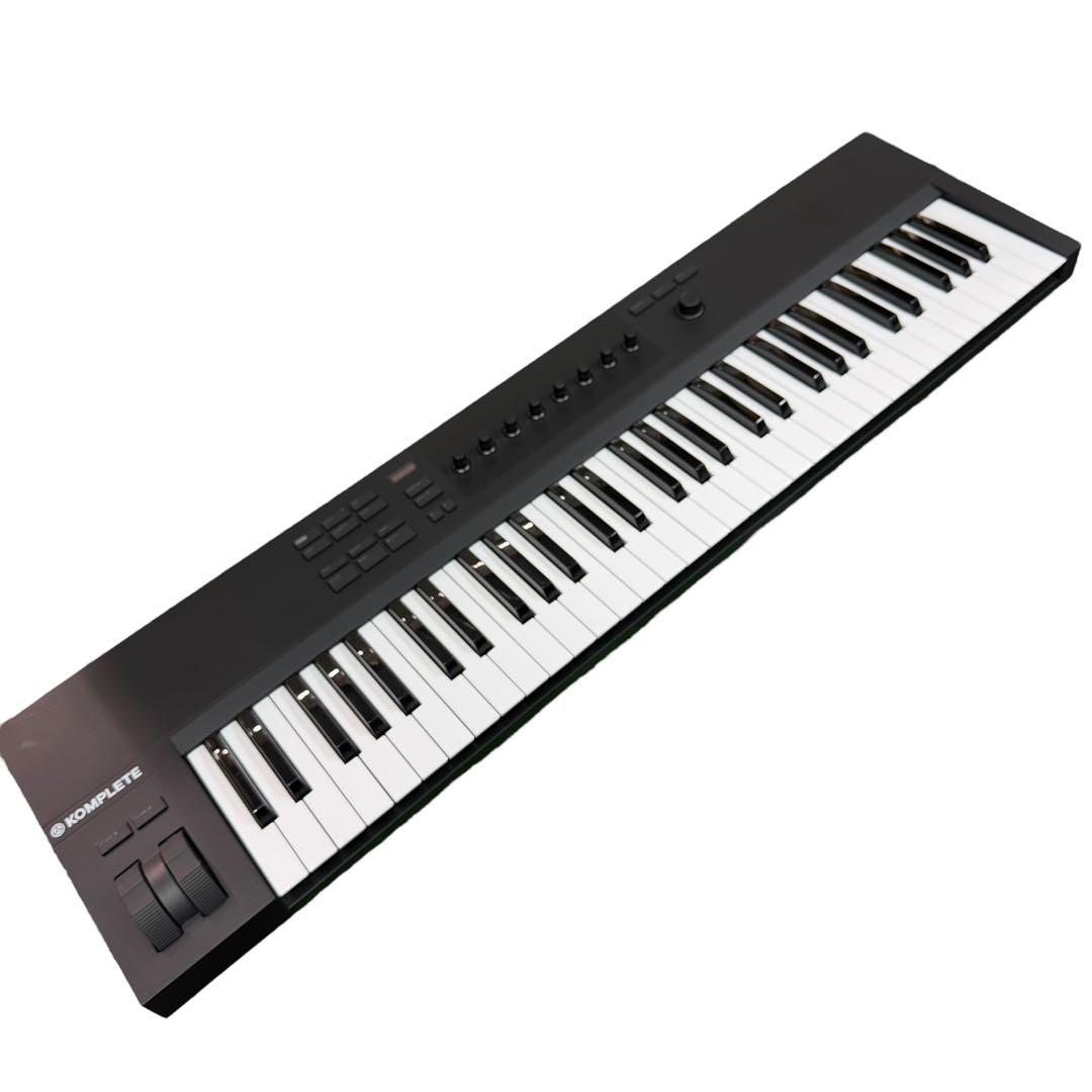 KOMPLETE KONTROL A61 MIDIキーボード　作曲