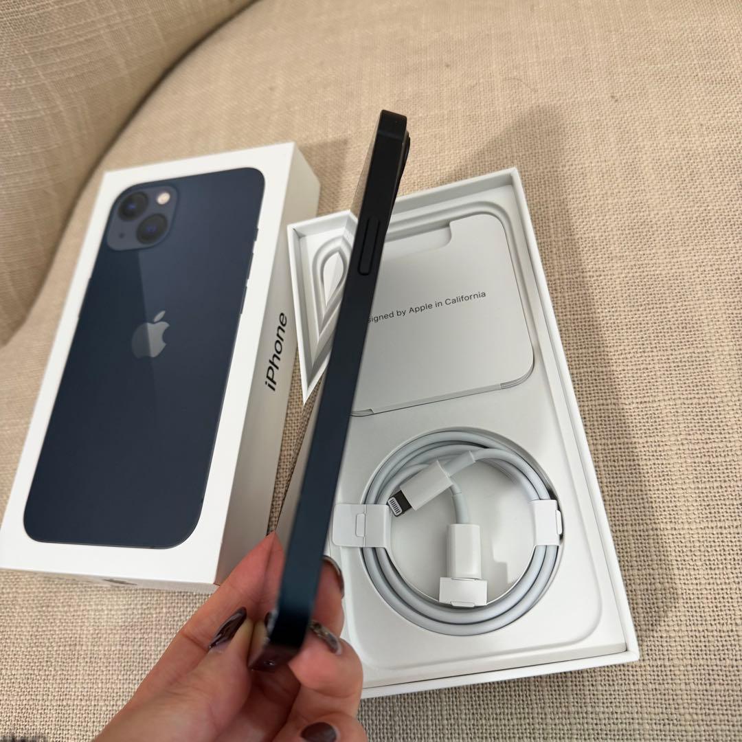 【美品】Apple iPhone 13 ミッドナイト　256GB