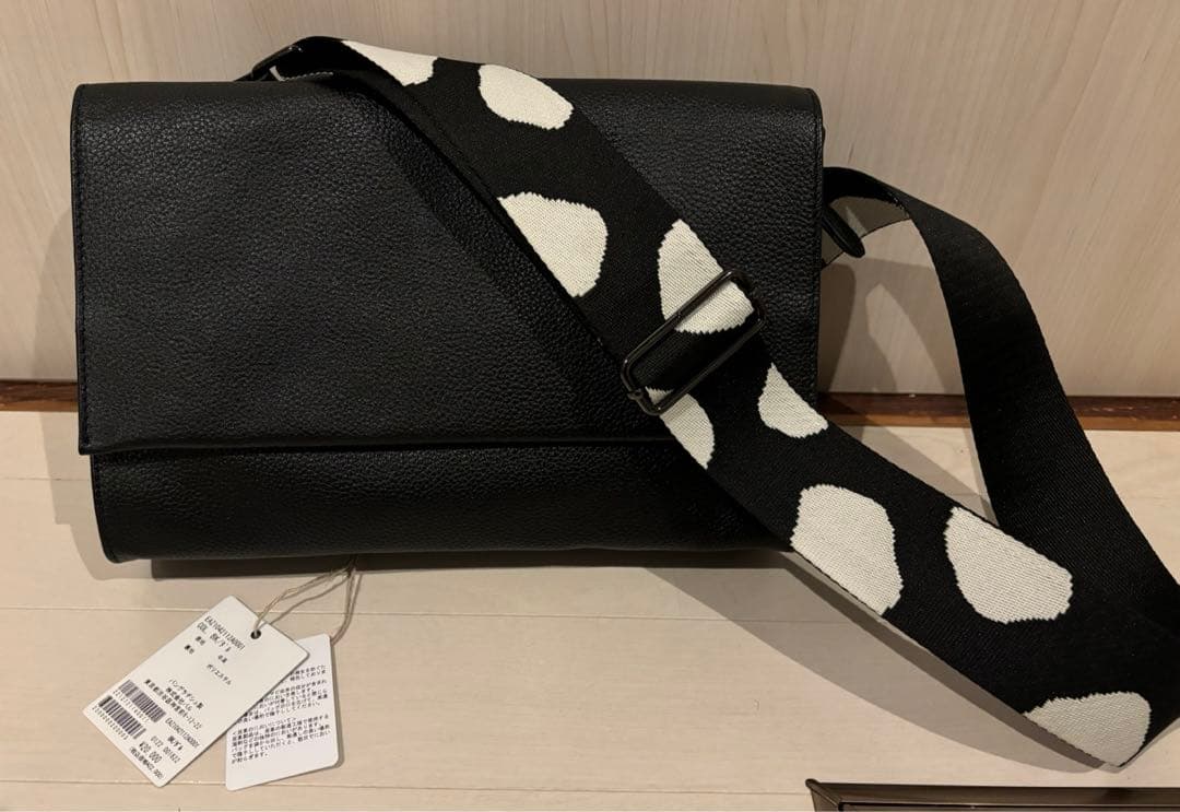 イアパピヨネ　ear PAPILLONNER ダルメシアンボディバッグ