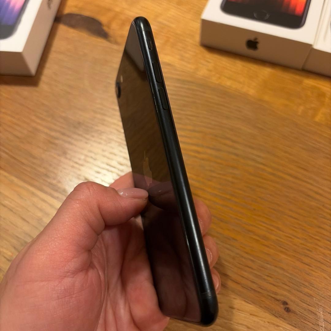 Apple iPhone SE (第3世代) ブラック 本体 128GB