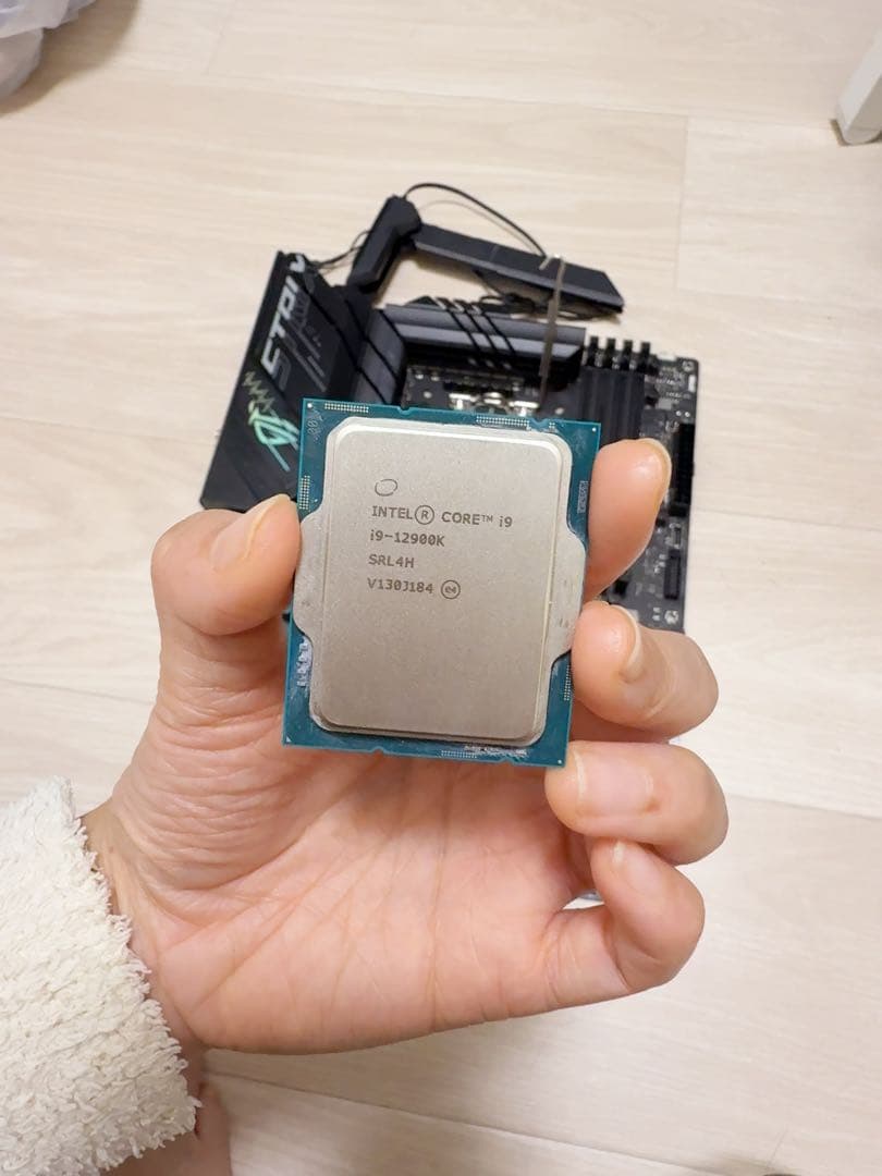 CPU ROG STRIX B660-F GAMING WIFI + i9-12900K