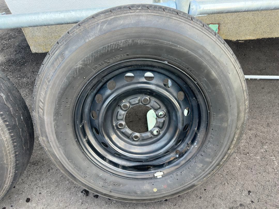 ハイエース純正ホイール