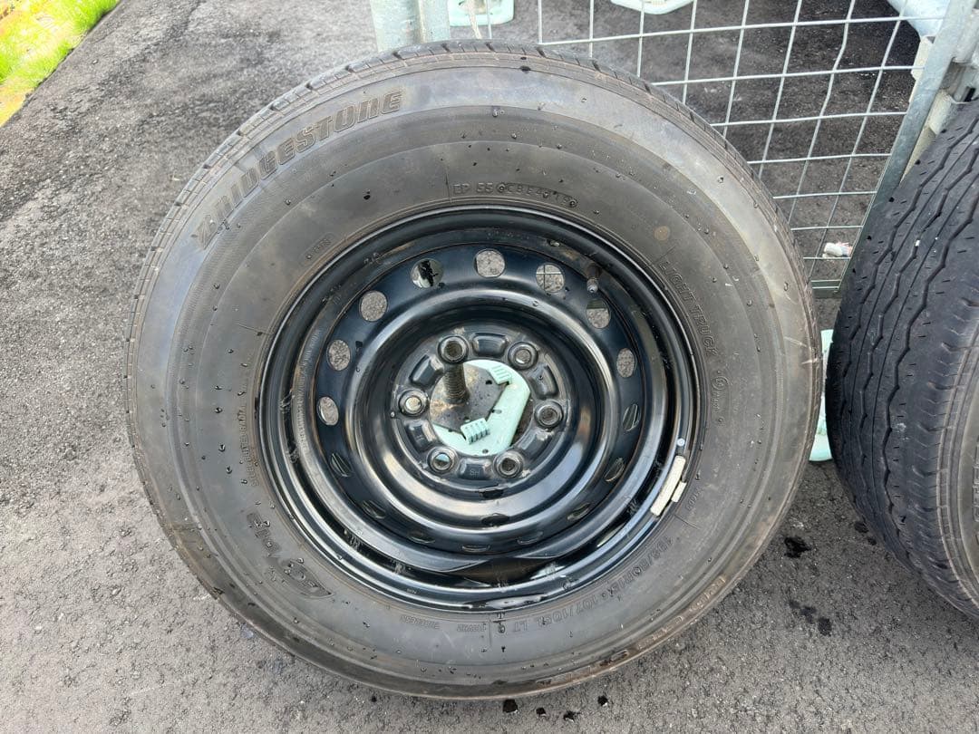 ハイエース純正ホイール