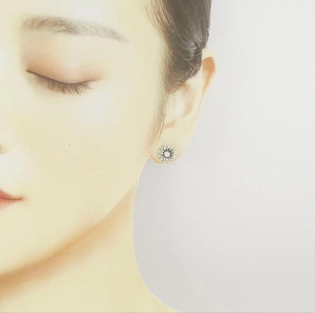 GUCCIピアスフラワー